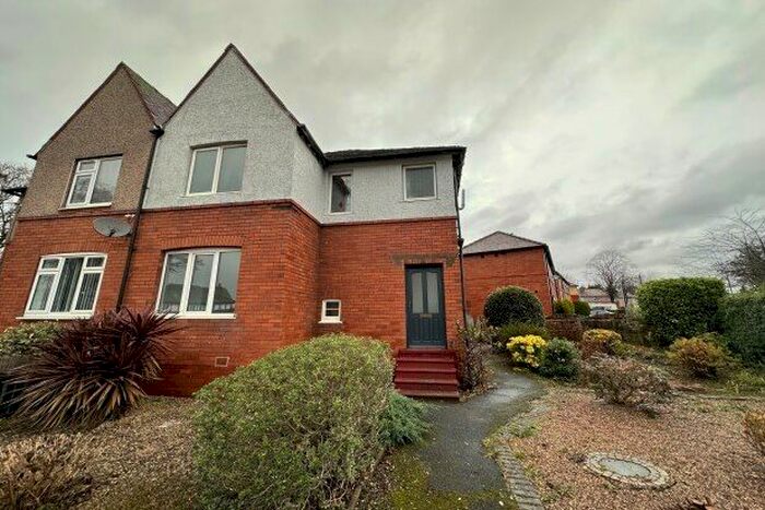 3 Bedroom Property To Rent In Whinney Moor Avenue, Wakefield, WF2