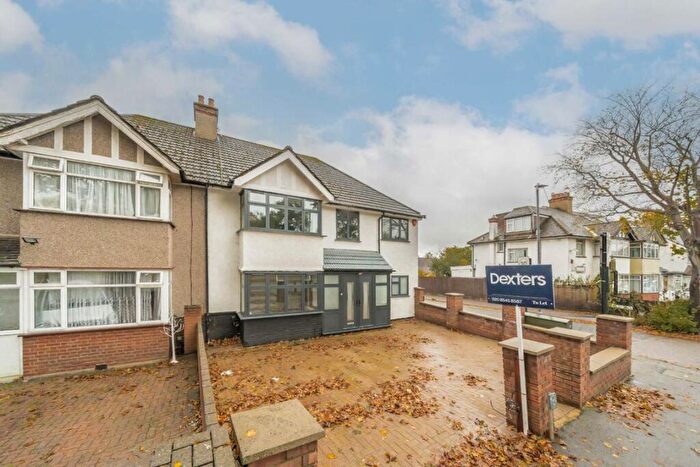 5 Bedroom House To Rent In Whitchurch Lane, Edgware, HA8