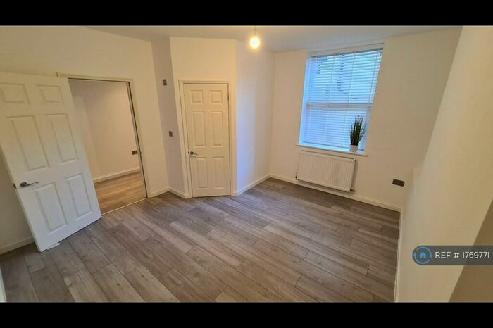 3 Bedroom Flat To Rent In Edgar Road, Cliftonville, Margate, CT9