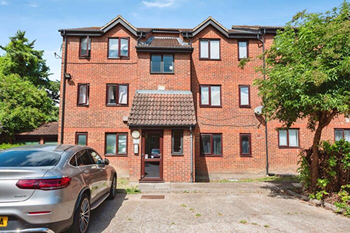 1 Bedroom Flat For Sale In Parsonage Road, Grays, Essex, RM20
