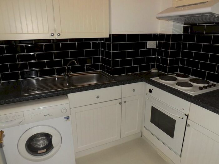 1 Bedroom Flat To Rent In Clifton Road, South Norwood, SE25