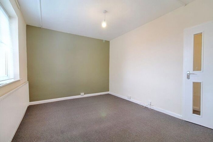 3 Bedroom Flat To Rent In Montpelier Road, Dunkirk, Nottingham, NG7