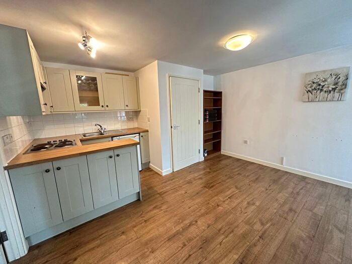 1 Bedroom Flat To Rent In Newlands, Daventry, NN11