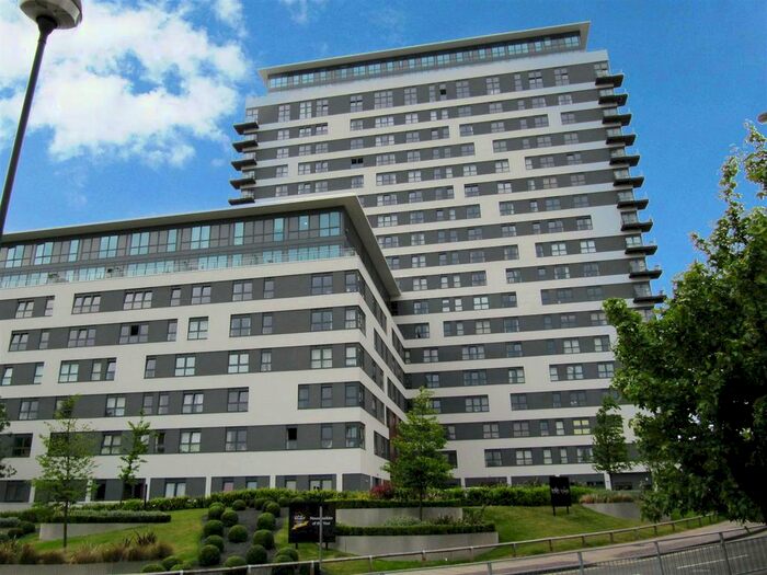 2 Bedroom Flat To Rent In Skyline Plaza, Alencon Link, Basingstoke RG21