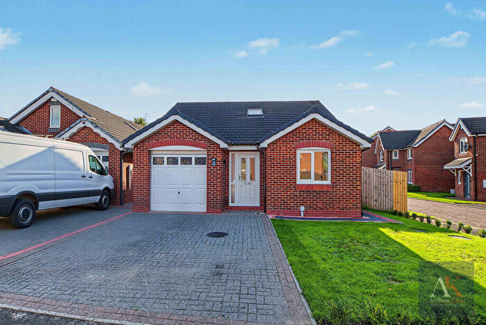 3 Bedroom Detached House For Sale In Lambourne Grove, Milnrow, OL16