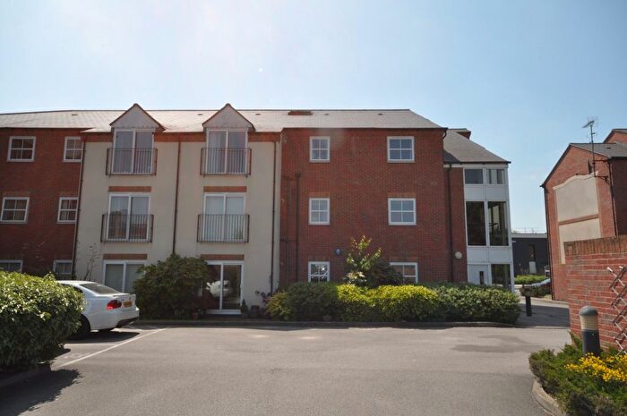 2 Bedroom Flat To Rent In Finings Court, Burton-On-Trent, Staffordshire, DE14
