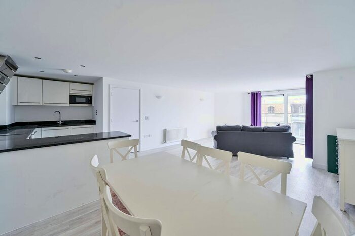 2 Bedroom Flat To Rent In Argyll Road, Woolwich, London, SE18