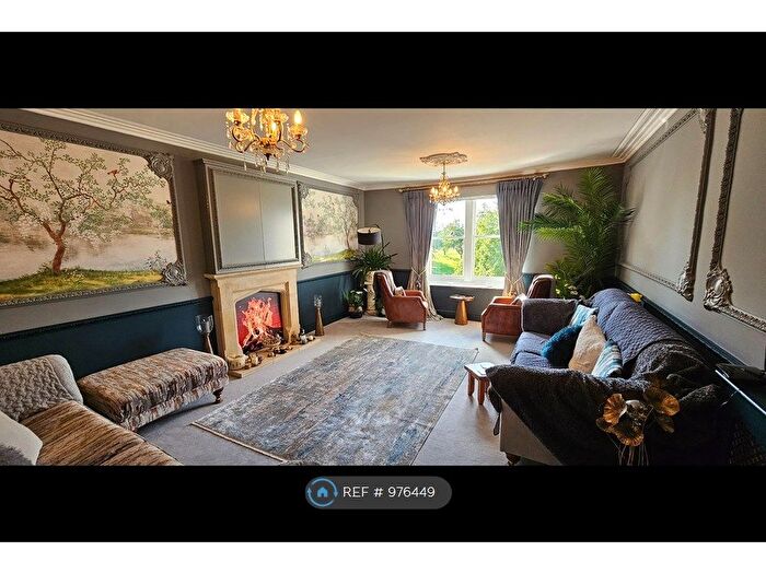 3 Bedroom Flat To Rent In Downleaze, Stoke Bishop, Bristol, BS9