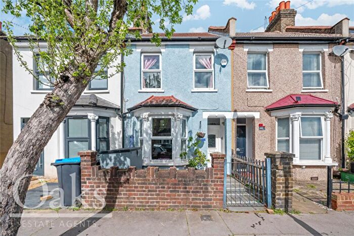 3 Bedroom Terraced House For Sale In Rymer Road, Addiscombe, CR0