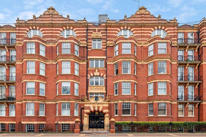 3 Bedroom Flat For Sale In Lower Richmond Road, Putney, London, SW15
