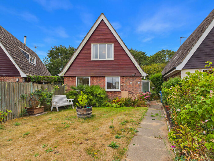 2 Bedroom Detached House For Sale In The Crescents, Southwold, IP18