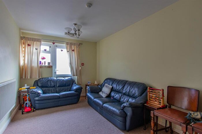 1 Bedroom Private Hall To Rent In Minister Street, Cathays, CF24