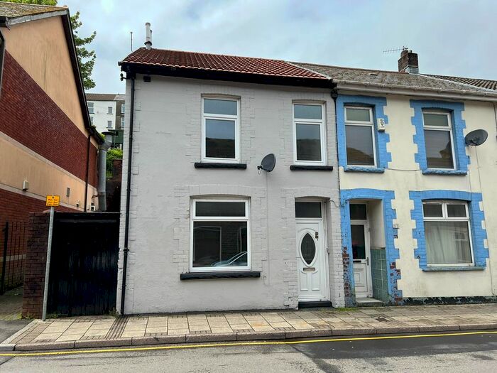 2 Bedroom End Of Terrace House To Rent In Llewellyn Street, Pontygwaith, Ferndale, CF43