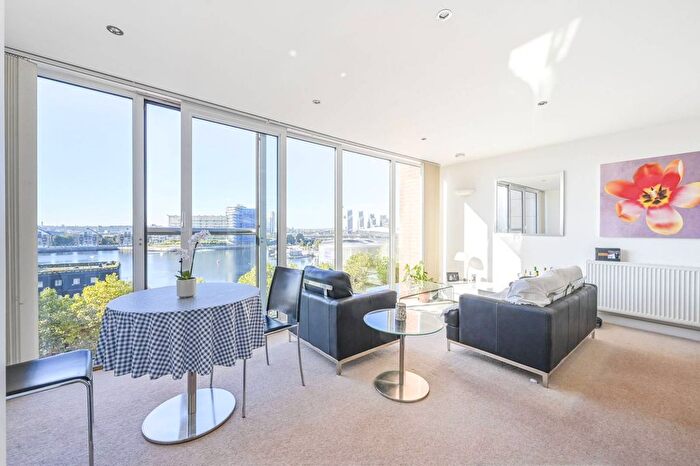 1 Bedroom Flat To Rent In Western Gateway, Royal Docks, London, E16