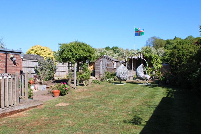 3 Bedroom Detached Bungalow For Sale In St. Barnabas, Barnetby, DN38