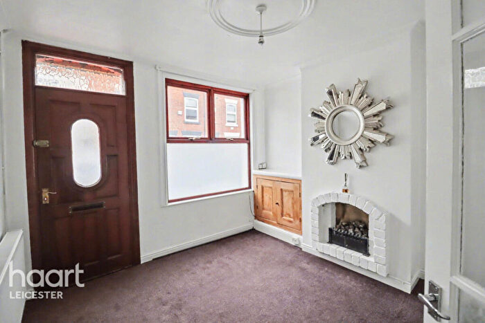 2 Bedroom Terraced House For Sale In Vernon Road, Leicester, LE2
