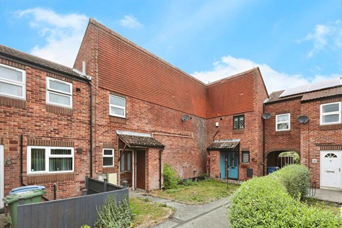 3 Bedroom Terraced House For Sale In Water Lane, Retford, DN22