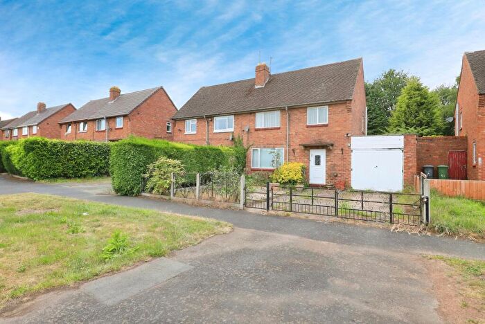 3 Bedroom Semi-Detached House For Sale In Kinver Avenue, Kidderminster, Worcestershire, DY11