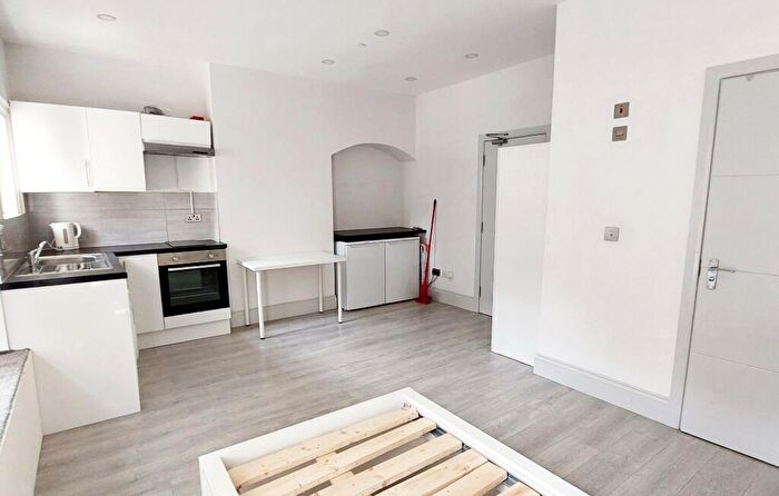 Studio To Rent In Duke Street, Chelmsford, CM1