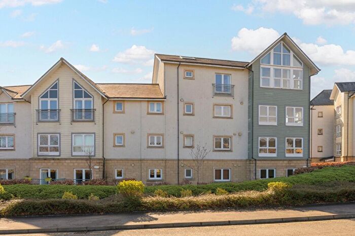 2 Bedroom Flat For Sale In Chandlers Court, Stirling Town, Stirling, FK8