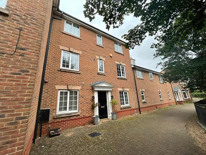 4 Bedroom House To Rent In Queen Elizabeth Drive, Swindon, SN25