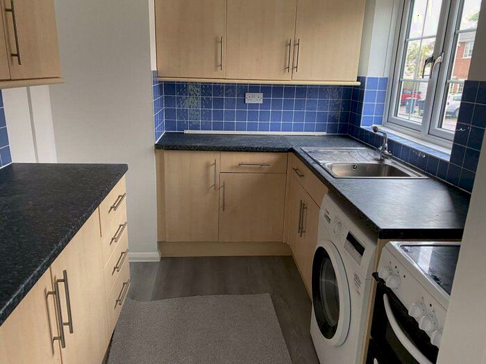 1 Bedroom Flat To Rent In Roseacre Close, CT2