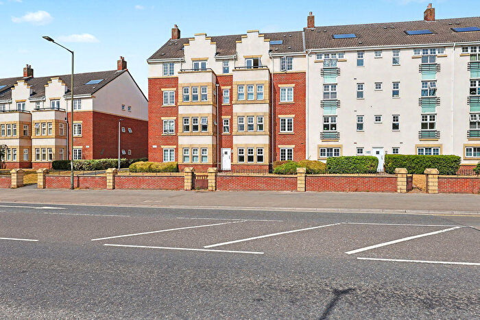 2 Bedroom Flat For Sale In Linacre House, Archdale Close, Chesterfield, S40