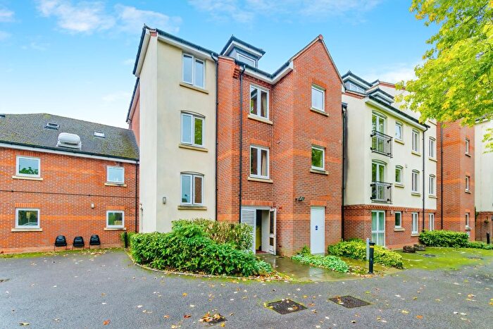 1 Bedroom Flat For Sale In Roman Court (Edenbridge), Edenbridge, TN8