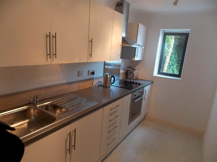 1 Bedroom Flat To Rent In New Street, Falmouth, TR11