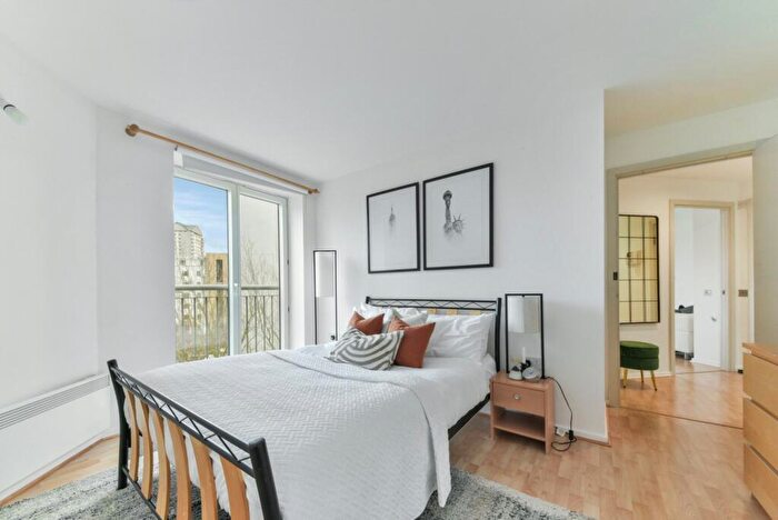 2 Bedroom Apartment To Rent In Seacon Wharf, Hutchings Street, E14