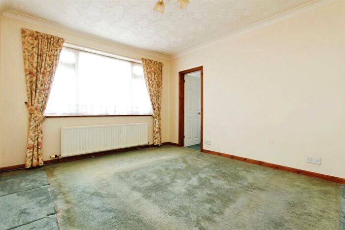 3 Bedroom Bungalow For Sale In Keycol Hill, Bobbing, Sittingbourne, ME9