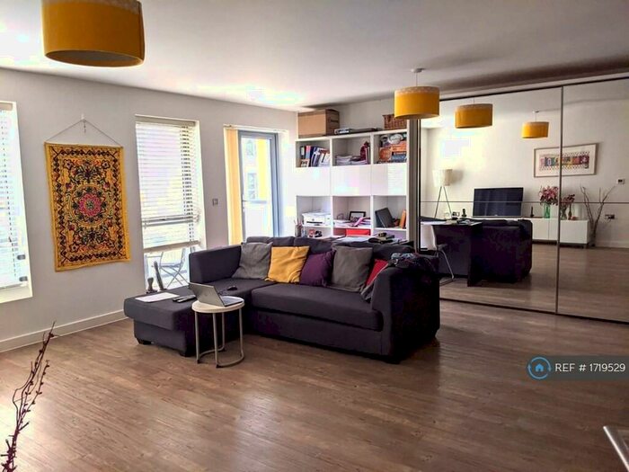 2 Bedroom Flat To Rent In Glenalmond Avenue, Cambridge, CB2