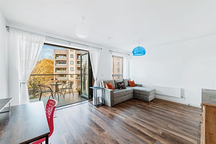 1 Bedroom Flat For Sale In Chaplin House, All Saints Road, Acton, W3