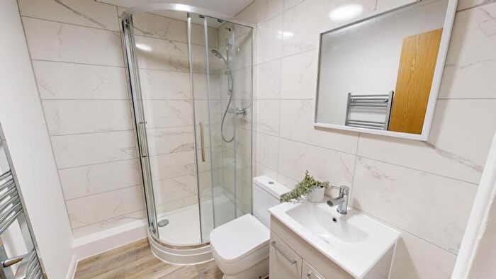 6 Bedroom Flat To Rent In A, Russell Street, NG7