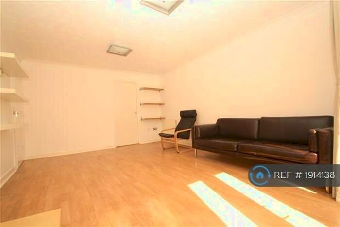 2 Bedroom Flat To Rent In Buick House, London, E3