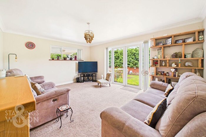 3 Bedroom Detached Bungalow For Sale In Falcon Avenue, Diss, IP22