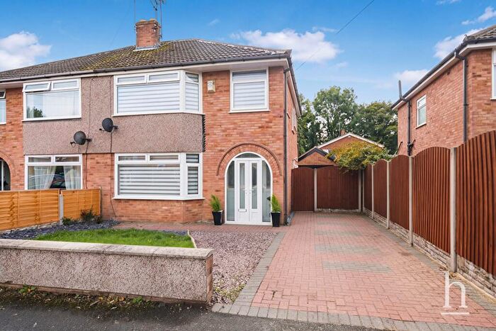 3 Bedroom Semi-Detached House For Sale In Edgewood Drive, Wirral, CH62