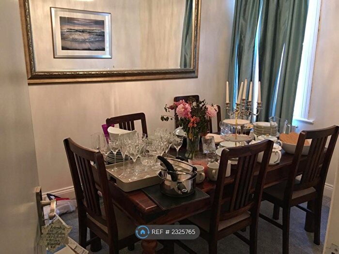 3 Bedroom Flat To Rent In York Road, London, E7