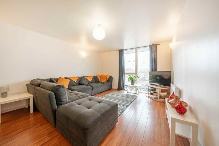 1 Bedroom Flat To Rent In Chadwell Lane, London, N8