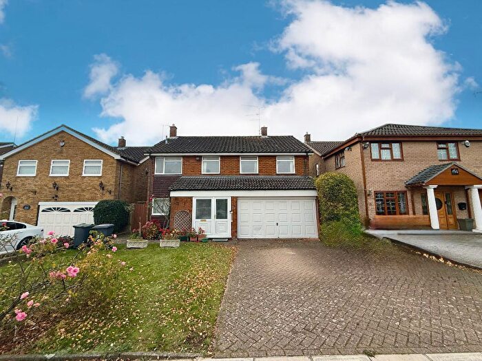 4 Bedroom Detached House For Sale In Foxbury Close, Old Bedford Road Area, Luton, Bedfordshire, LU2