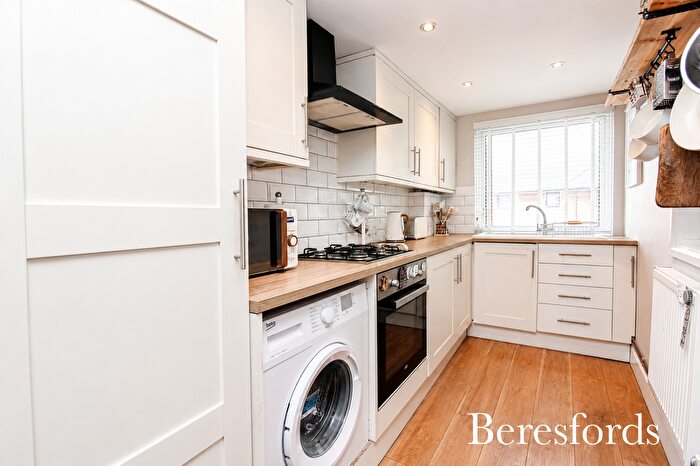 2 Bedroom Flat To Rent In Brent Court, Compton Avenue, RM2