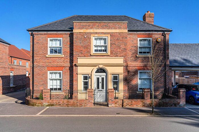 3 Bedroom Detached House For Sale In Minerva Way, Beaconsfield, HP9