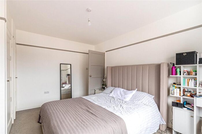 3 Bedroom Terraced House For Sale In Broomhill Road, Bristol, BS4