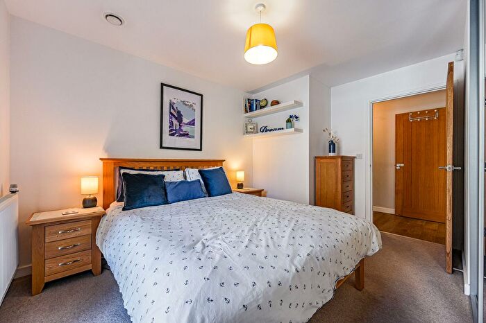 2 Bedroom Flat To Rent In Greenwich High Road, Greenwich, SE10