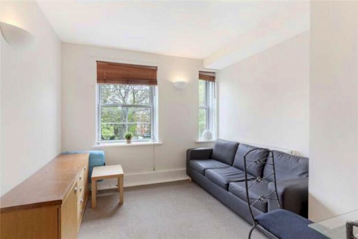 3 Bedroom Flat To Rent In Vauban Estate, London, SE16
