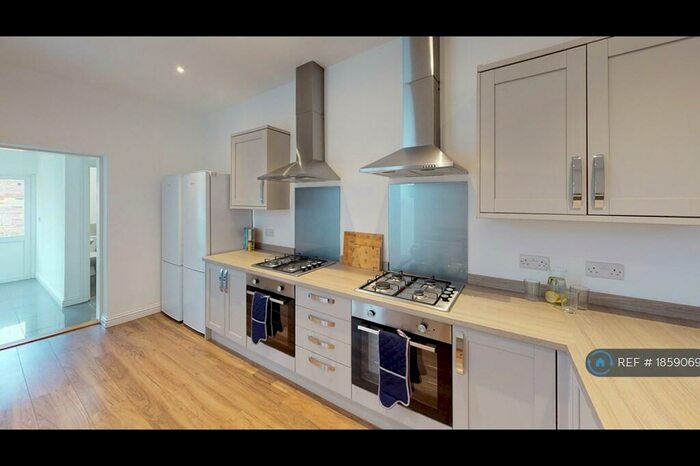 6 Bedroom Terraced House To Rent In Bradford Road, Southsea, PO5