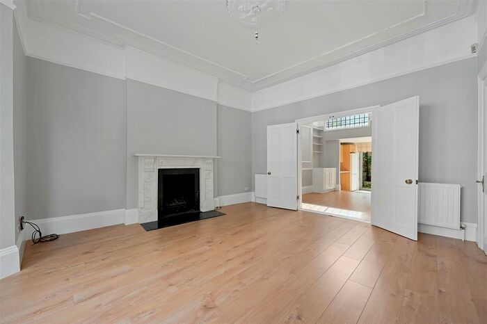 4 Bedroom End Of Terrace House To Rent In Sterndale Road, Brook Green, London, W14