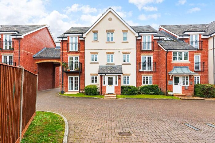 2 Bedroom Apartment For Sale In Meadowview, Hungerford, Berkshire, RG17