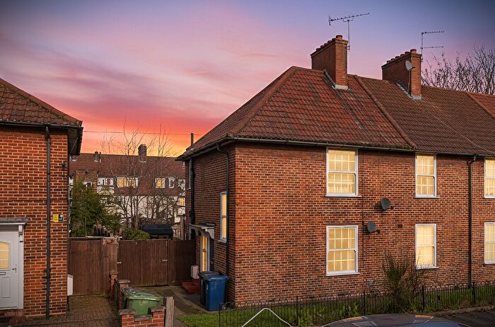 1 Bedroom Flat To Rent In Kennedy Road, Hanwell, London, W7