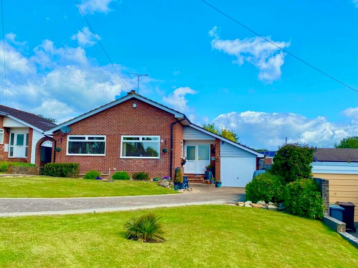 2 Bedroom Bungalow For Sale In Glynn Close, Seaview, PO34